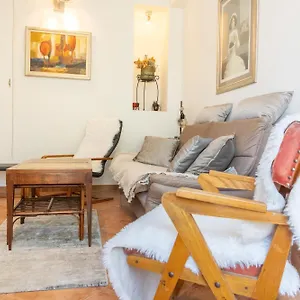 Regina Apartment Split